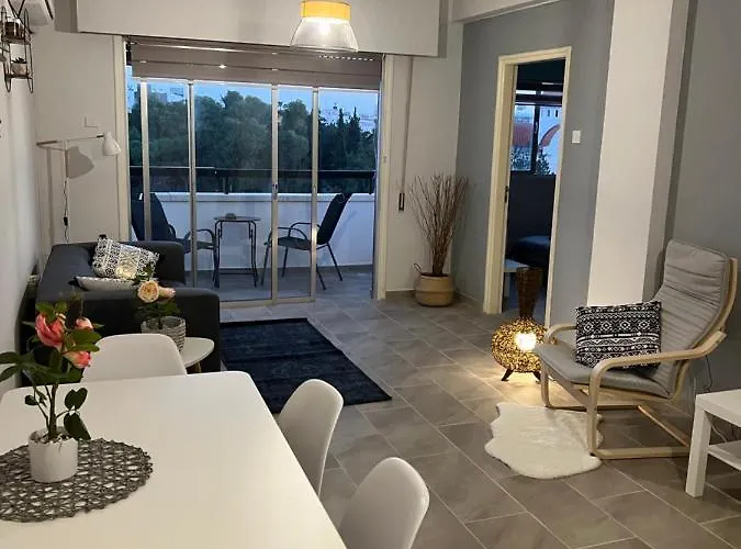 Joanna Court Hostel *