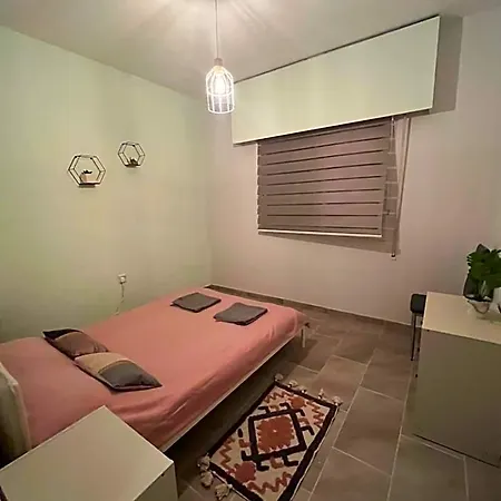 Hostal Joanna Court *