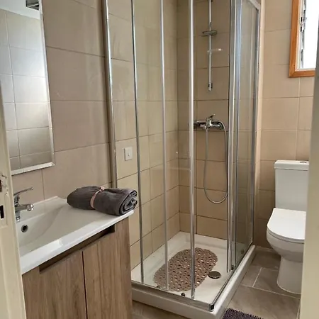 Joanna Court Hostel *